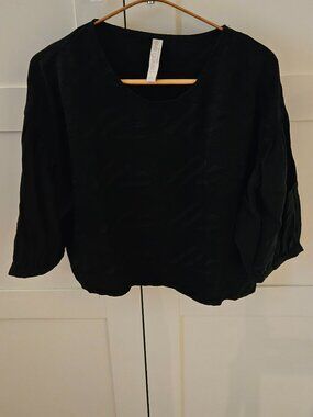 Eve Gravel top